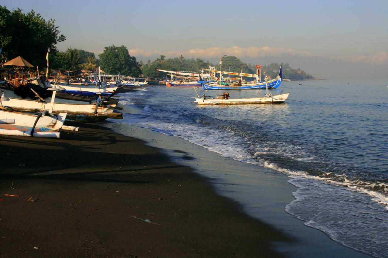 Villa Cahaya Perfectly Formed By The Natural Surrounding And Balinese Hospitality Lovina  Exterior photo